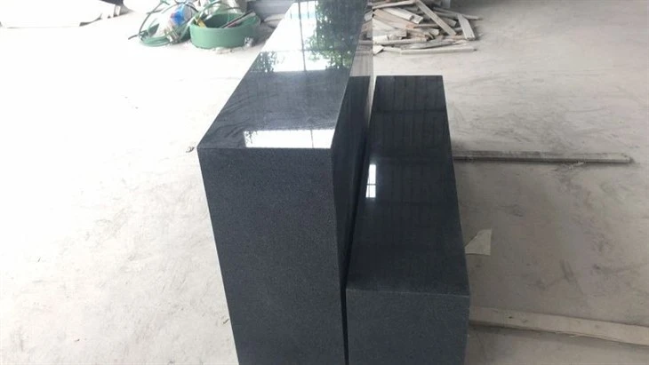 China-Granite-Stone-Granito-Absolute-Black-Countertops.webp (3)(001)